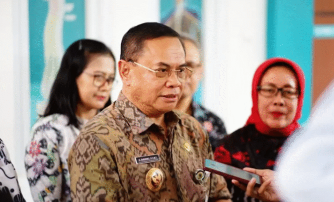
					Bupati pati, Sudewo, Kamis 7 Agustus 2025, menyampaikan permohonan maaf atas kontroversi kenaikan PBB 250 persen dan pernyataannya yang kontroversial. Foto: dok.swarajombang.com