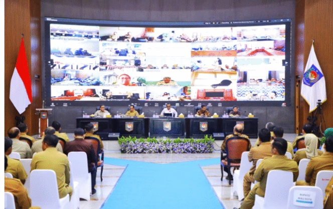 
					Bupati Jombang Wrasubi menghadiri Forum 8 Gubernur dan Bupati/Wali Kota, membahas upaya penanggulangan dan pengurangan TBC, di Gedung Sasana Bhakti Praja, Kemendagri, Jakarta, pada Selasa, 26 Agustus 2025. Foto: jombangkab.go.id