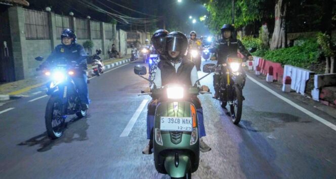 
					Kegiatan patroli berskala besar Walikota bersama Forkopimda di wilayah kota Mojokerto, Jawa Timur (dok.humas)
