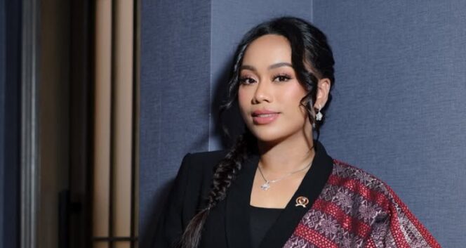 
					Staf Khusus Presiden Bidang Pariwisata, Zita Anjani pamer kegiatan sosial setelah minta maaf gegara batal jadi pembicara di Unpad. (Instagram/zitaanjani).