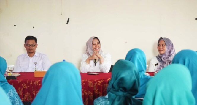 
					Wali Kota Mojokerto Ika Puspitasari meminta peran aktif PKK memperkuat pola asuh atau parenting di era digital. Dok.Humas