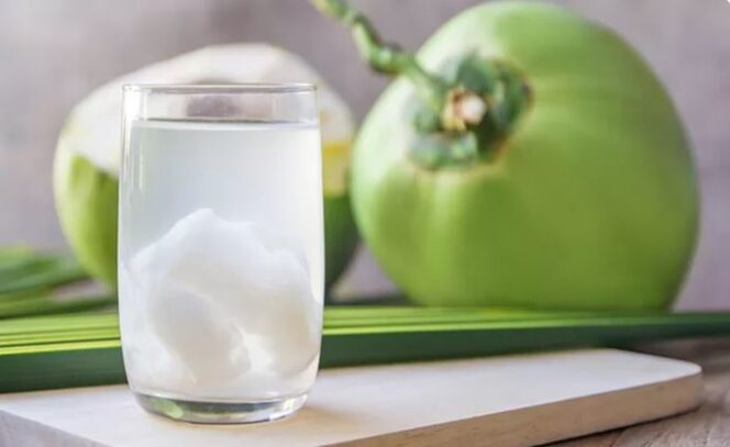 
					Air kelapa redakan keracunan makanan