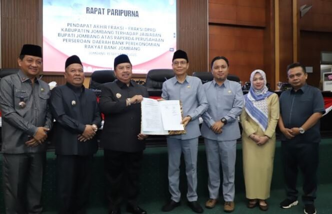 
					Jombang kini punya Perda DPR