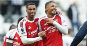 Arsenal puncaki klasemen sementara