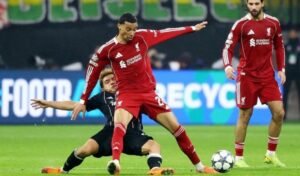 Hugo Ekitike pemain Arsenal