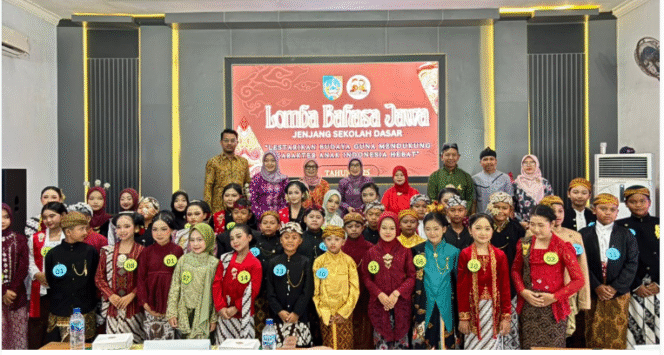 
					Disdikbud Jombang menyelenggarakan lomab Bahasa Jwwa dan kesenian seluruh SD, dilaksanakan 222-23 Oktober 2025, sebagai bagian dari upaya untuk membentuk karakter anak Indonesia. Foto: jombangkab.go.id