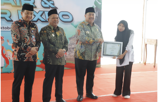 
					Bupati Jombang H Warsubi juga memberikan perhatian kepada para diabilitas agar bisa memasuki pasar kerja, saat pembukaan acara Job Fair and Career Expo Jombang 2025, Jumat pagi. Foto: jombangkab.go.id