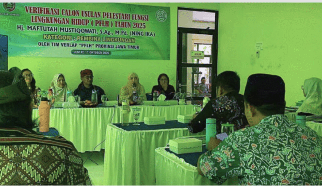 
					Dinas Lingkungan Hidup (DLH) Provinsi Jawa Timur tertanggal 9 Oktober 2025 perihal Pelaksanaan Verifikasi Calon Usulan Pelestari Fungsi Lingkungan Hidup (PFLH) Tahun 2025, telah dilaksanakan kegiatan verifikasi lapangan di Kabupaten Jombang. Foto: Jombangkab.go.id