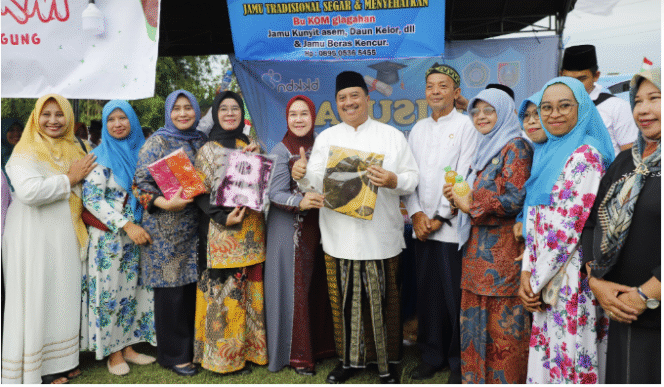 
					Kecamatan Perak Jombang dalam memperingati Hari jadi ke 115 Jombang dan Hari Santri, menggelar Sedekah Bumi dan Pameran Potensi UMKM,  Kamis 23 Oktober 2025. Foto: jombangkab.gp.id