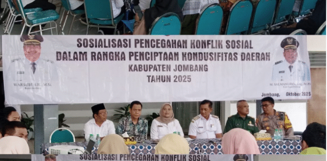 
					Badan Kesatuan Bangsa dan Politik (Bakesbangpol) Kabupaten Jombang menggelar kegiatan “Sosialisasi Pencegahan Konflik Sosial Dalam Rangka Penciptaan Kondusifitas Daerah Kabupaten Jombang”. Kegiatan ini dilaksanakan di Kantor Kecamatan Megaluh. Foto: Jombangkab.go.id