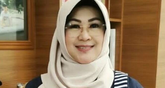 
					Tifauzia Tyassuma yang lebih dikenal sebagai dokter Tifa (foto.x/doktertifa)