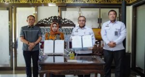 Penandatanganan berlangsung di Ruang Sabha Pambojana, Rumah Rakyat Kota Mojokerto, Selasa (11/11/2025). Dok.Humas
