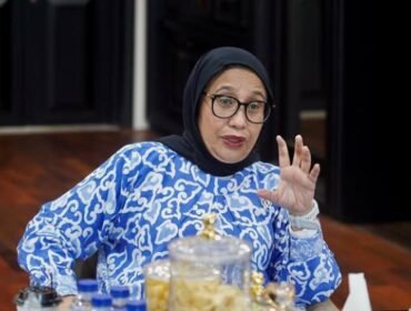 Wakil Kepala BGN, Nanik Sudaryati Deyang, menjelaskan bahwa proses penyesuaian administrasi masih berlangsung. Foto: ig@naniksdeyang 