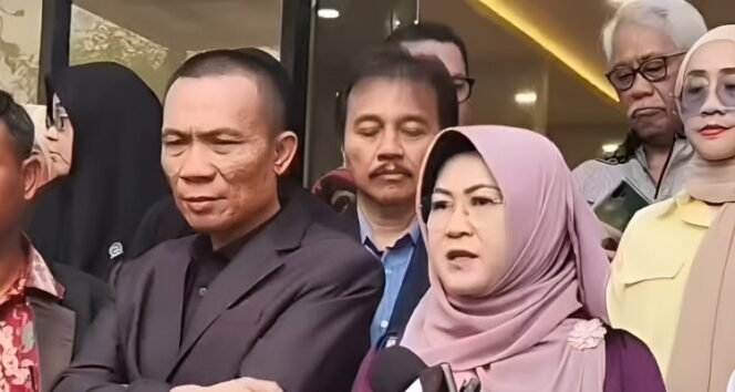 
					Menyoroti aksi walk out sejumlah tersangka kasus ijazah palsu Presiden ke-7 RI, Joko Widodo, saat audiensi dengan Komisi Reformasi Polri. (Instagram.com/@tifauziatyassuma)