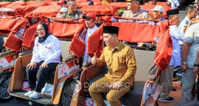
					100 Becak Listrik Dibagikan untuk Tukang Becak Lansia di Kabupaten Mojokerto . Dok.Diskominfo