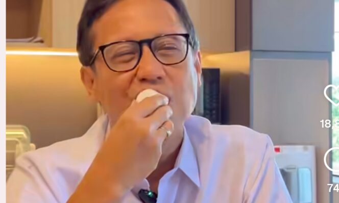 
					Menteri kesehatan Budi kampanye makan telur, sumber IGBudiGS