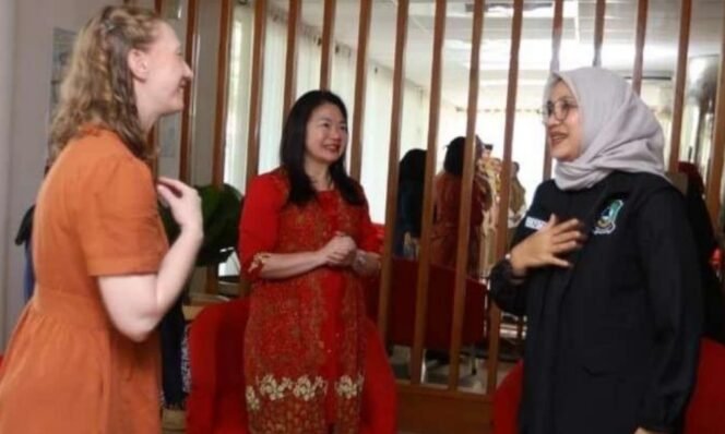 
					Ipuk menerima tamu dari Perkins Internasional 