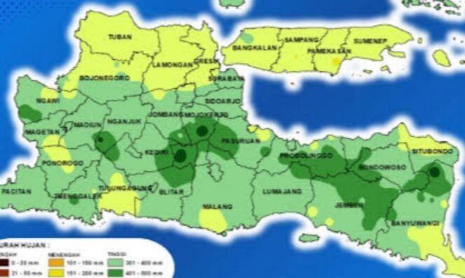 
					BMKG: Wilayah Potensi Terdampak Cuaca Ekstrem Jawa Timur (20-29 Nov 2025), Puting Beliung hingga Hujan Es