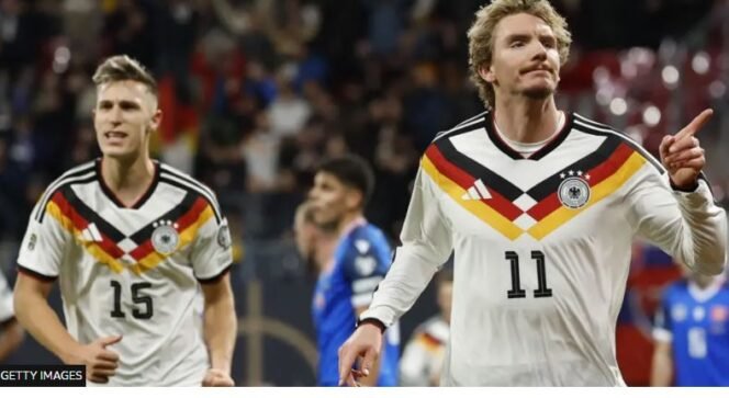 
					Hancurkan Slovakia 6-0 Jerman lolos