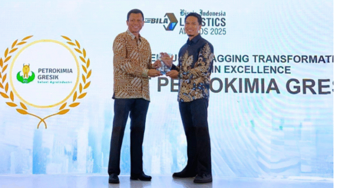 
					Invasi dari PT Petrokimia Gresik mendapapatkan penghargaan pada ajang BILA 2025 di Jakarta, terutama di bidang ecosystem pergudangan dan kemasan. Foto: Ist