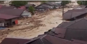 Pemerintah Provinsi Sumatera Utara mengumumkan status darurat banjir bandang hingga akhri Desember 2025. Stidaknya 12 daerah terdampak besar, korban 43 orang tewas, 88 hilang. Foto: Ist