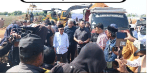 Mantan Wapres Jusuf Kalla melakukan peninjaua ke lokasi lahan miliknya yang sudah dikuasai sejak 30 silam, yang saat ini diklaim sebagai milik anak perusahaan Grup Lippo, GMTD (Gowa Makassar Tourism Development), Jalan Metro Tanjung Bunga, Kota Makassar, Sulawesi Selatan, Rabu 5 November 2025, Foto: Instagram@makasar.iifo