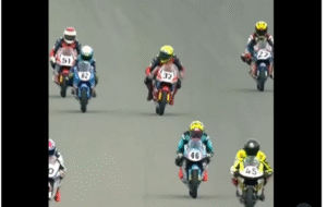 Muhammad Kiandra mengendarai motor No 32, menduduki posisi tercepat di arena balap motor European Talent Cup (ETC) Catalunya 2025 meskipun start dari posisi ke-24, Minggu 2 November 2025. Foto: Instagarm@amazingmalang