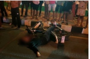 Korban tewas diidentifikasi bernama Rosyid, 27, setelah terjadi tawuran di depan masjid agung Pamekasan, Minggu dinihari sekitar pukul 03.30 WIB. Foto: Ist