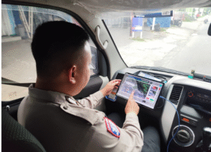 Polantas Gresik melaksanakan Operasi Zebra 2025,  Jumat, 21 November 2025, mengerahkan unit ETLE Incar di sejumlah titik strategis, terutama di kawasan Kecamatan Manyar dan Kecamatan Bungah. Foto: Polres Gresik