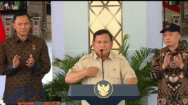 Presiden Prabowo Subianto memberikan pidato lengkap memberi solusi soal proyek kereta api cepat Whoosh, jakarta Bandung. Ribut-ribu ini karena, muncul polemik PT KAI mengalami kesulitan mencicil utang investasi Whoosh dan minta skemanya utangnya melalai APBN. Foto: Instagram@prabowo.gibran2