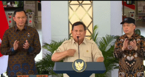 Presiden Prabowo Subianto memberikan pidato lengkap memberi solusi soal proyek kereta api cepat Whoosh, jakarta Bandung. Ribut-ribu ini karena, muncul polemik PT KAI mengalami kesulitan mencicil utang investasi Whoosh dan minta skemanya utangnya melalai APBN. Foto: Instagram@prabowo.gibran2