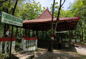 Pemerintah desa Sobra, kecamatan Wungu, Madiaun, mengeluarkan anggaran desa Rp 180 juta untuk membangun pundes desa, yang akan digunakan untuk acara sosial, budaya dan ritual kepercayaan. Foto: Bambang Tjuk W