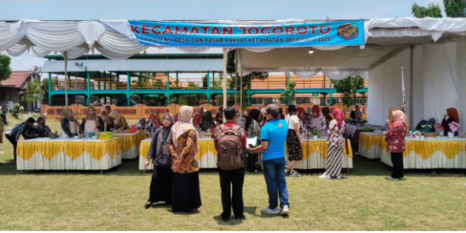 
					Akvitas perekonomian melalui UMKM di Jombang, sangat membutuhkan dukungan modal, kini pemerintah menyiapkan sistem baru KUR 2026, hingga Rp 100 juta tanpa agunan dengan bungan 6 % flat. Foto: jombangkab.go.id