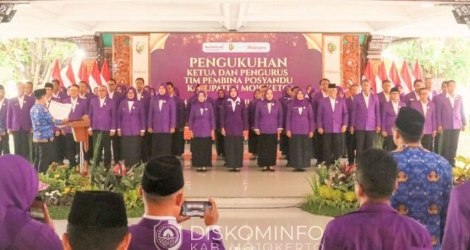 
					Tim Pembina Posyandu (TP Posyandu) Kabupaten Mojokerto baru dikukuhkan untuk masa bakti 2025-2030 oleh Bupati Mojokerto, Muhammad Albarra, Senin (1/12/2025). Dok.Diskominfo