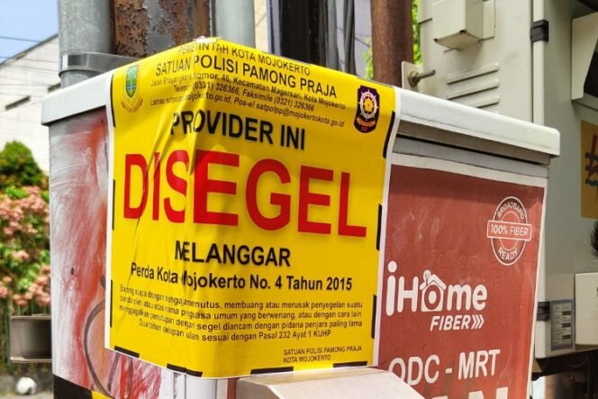 
					Penertiban Kabel Serat Optik di Kota Mojokerto. Dok.Humas