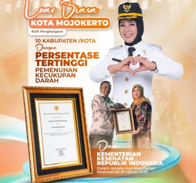 
					penghargaan dari Kementerian Kesehatan RI pada Peringatan Hari Kesehatan Nasional (HKN) ke-61 di Balai Kartini, Jakarta, Selasa (9/12). Dok humas