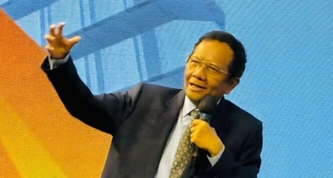 
					Mantan Menteri Koordinator Politik, Hukum, dan Keamanan Mahfud MD. (Ist)