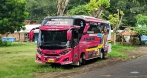 Rombongan wisatawan asal Surabaya diduga jadi korban pemalakan di obyek wisata Basring Underwater, Banyuwangi. (Foto: Adatah/Timothy)