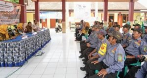 Pemerintah Kota Mojokerto Perkuat Peran Satlinmas Lewat Siskamling. Dok. Humas