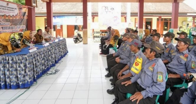 
					Pemerintah Kota Mojokerto Perkuat Peran Satlinmas Lewat Siskamling. Dok. Humas 