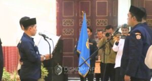 Bupati Mojokerto Mengukuhkan Pengurus Karang Taruna (PKT) Kabupaten Mojokerto. Dok.Diskominfo