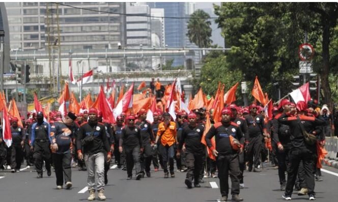 
					Ilustrasi demo buruh