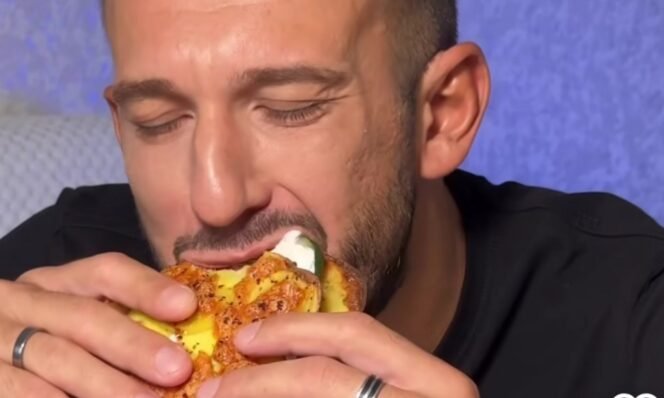 
					Tragedi Tantangan 10.000 Kalori: Influencer Kebugaran Terkenal Tua Hasil Tak Terduga