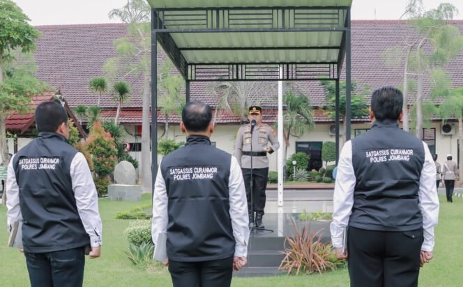 
					Kapolres Jombang saat resmikan pembentukan Satgassus Curanmor
