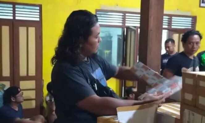 
					Polres Madiun Kota Gerebek Rumah Sewa, Ribuan Rokok Ilegal Disita