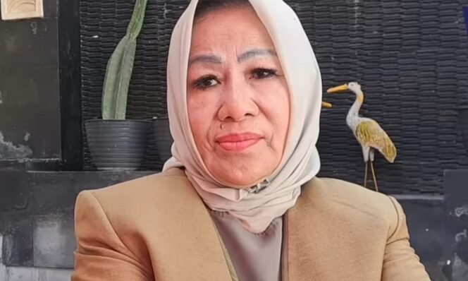 
					Polemik Ijazah Jokowi: Kubu Eggi Sudjana Pisah Kongsi, Roy Suryo Bertahan