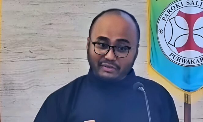 
					Viral, Romo Bayu Ungkap Sejarah Santa Claus, yang Asli Berbaju Hijau, Bukan Merk Cola