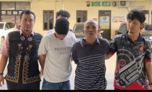 Polres Cilacap, jawa Tengah menggelar konferensi pers, Jumat 12 Desember 2025, atas keberhasilan menangkap dua tersangka kakak beradik, sebagai tersangka pembunuh advokat Aris Munadi. Foto: Ibh