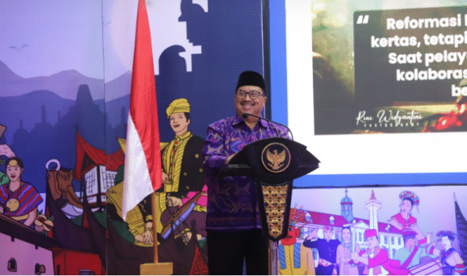 
					Bupati Jombang, H Warsubi SH, MSI memberikan sambutan pada acara Jombang Bureaucracy Awards Tahun 2025  yang dilaksanakan di Surabaya. Foto: Jombangkab.go.id