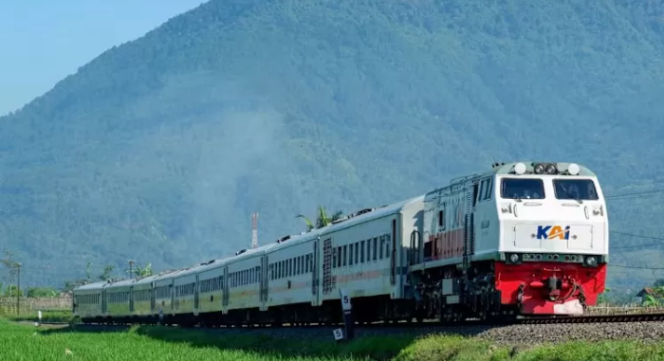 
					Inila hanyalah ilustrasi KA Kilat Pajajaran, kereta cepat yang mampu menembus Jakarta-bandung hanya 1,5 jama saja (bandingkan sekarang sekitar 3 Jam). Butuh Biaya Rp 8 trliun, milik warga masyarakat Jabar. Terutama angkut hasil pertanian Jakar ke Ibukota. KDM dan PT KAI sudah del. Foto: ist